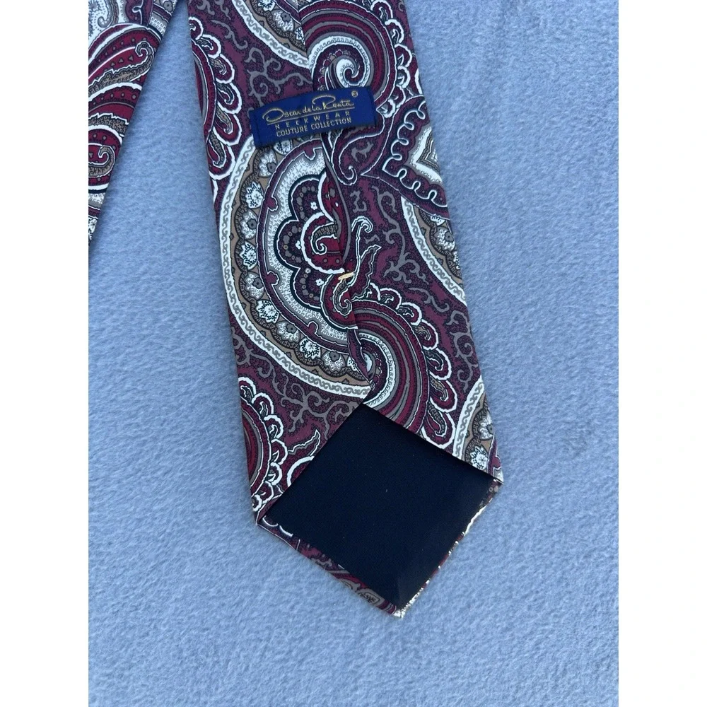 VTG Oscar de la Renta Silk Tie Burgundy Paisley Couture Collection MadeinUSA 90s